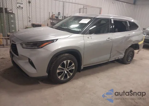 2021 Toyota Highlander Xle z USA, uszkodzony, nr VIN 5TDGZRBH6MS102272
